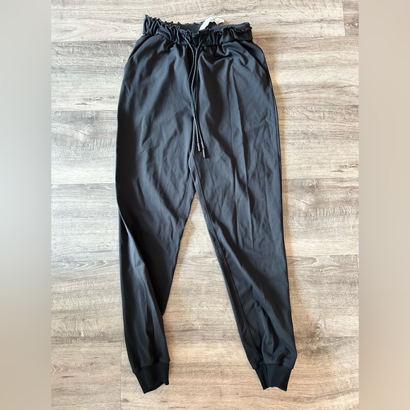 Lululemon Stretch High-Rise Jogger - Picture 1 of 2